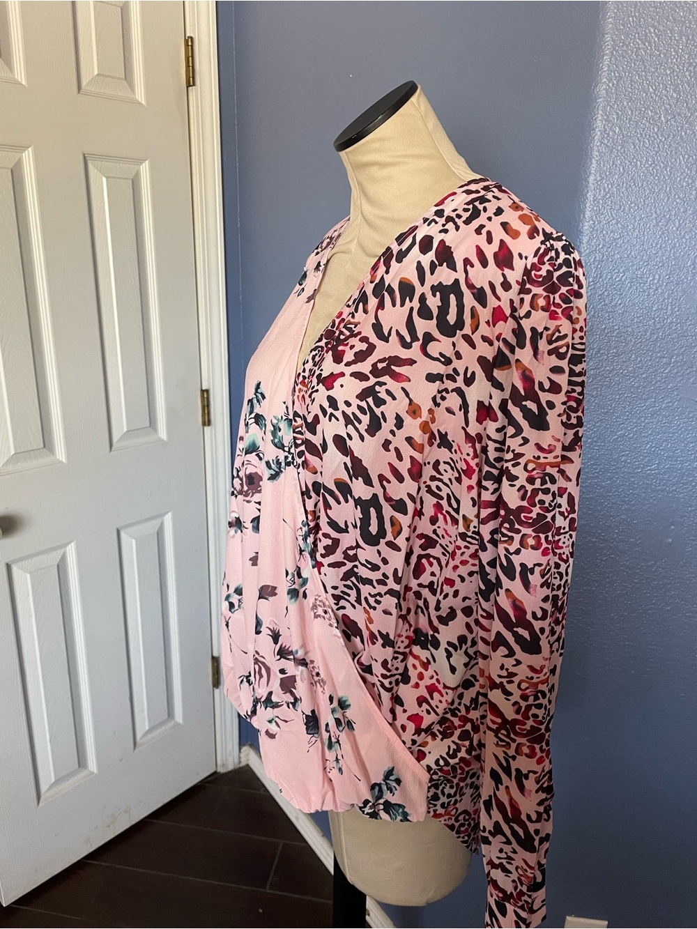 Large Pink Floral & Leopard Print Wrap Twist Top - Picture 9 of 13